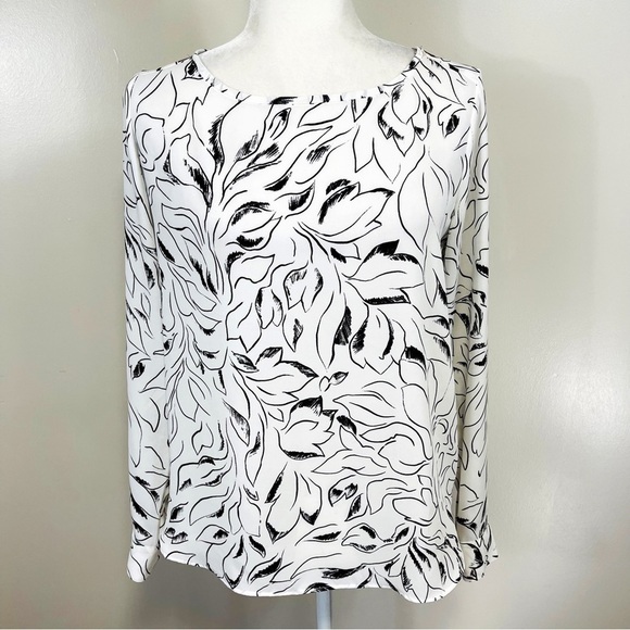 LOFT Tops - LOFT Black & White Leaf Floral Design Round Neck Long Sleeve Blouse - XS
